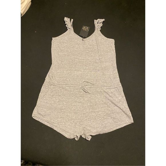 Chaser NWT Fluttery Strap Romper in Streaky Grey Size Medium, MSRP $98 - Picture 2 of 14